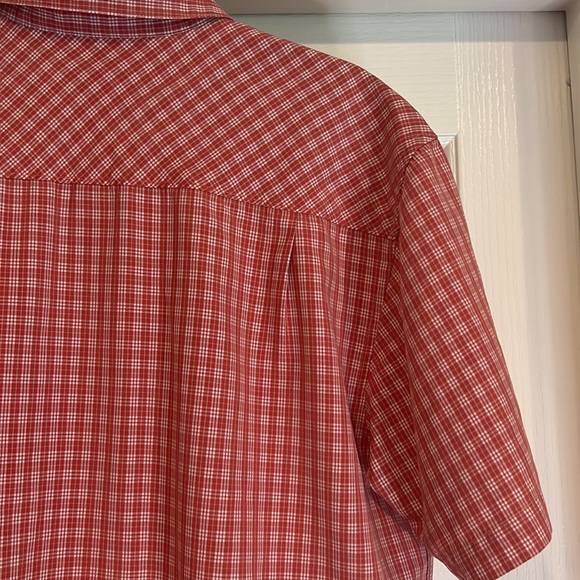 Quicksilver Red and White Plaid Button Up Men’s Large - Picture 9 of 12